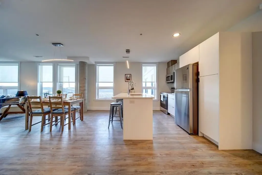 Holiday home New Ocean Bay New Luxury Condo Sleeps 5 Parking, Coffee, Ac Halifax