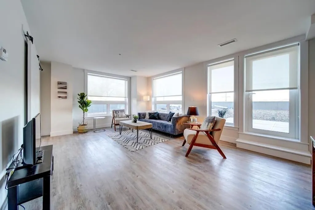 New Ocean Bay New Luxury Condo Sleeps 5 Parking, Coffee, Ac Halifax 0*,  Canada